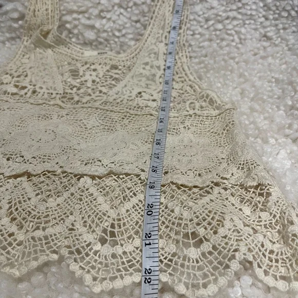 ISSI Boho Lace Crop Top - Picture 6 of 7